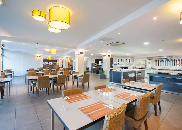 Grupotel Revoli Aparthotel 4*